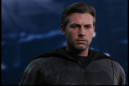 Hot Toys MMS456 Justice League - 1/6th scale Batman (Deluxe Version) Collectible Figure