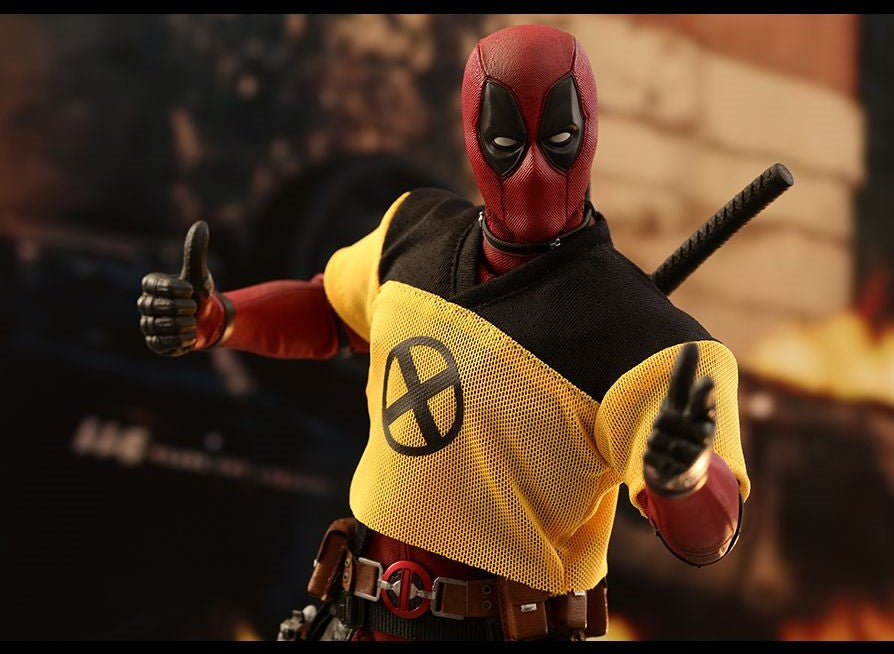 Hot Toys MMS490 Deadpool 2 - 1/6th scale Deadpool Collectible Figure
