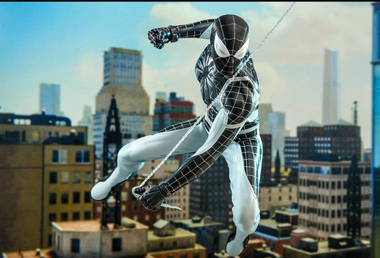 Hot Toys VGM36 Marvel's Spider-Man - 1/6th scale Spider-Man (Negative Suit) Collectible Figure (Exclusive)