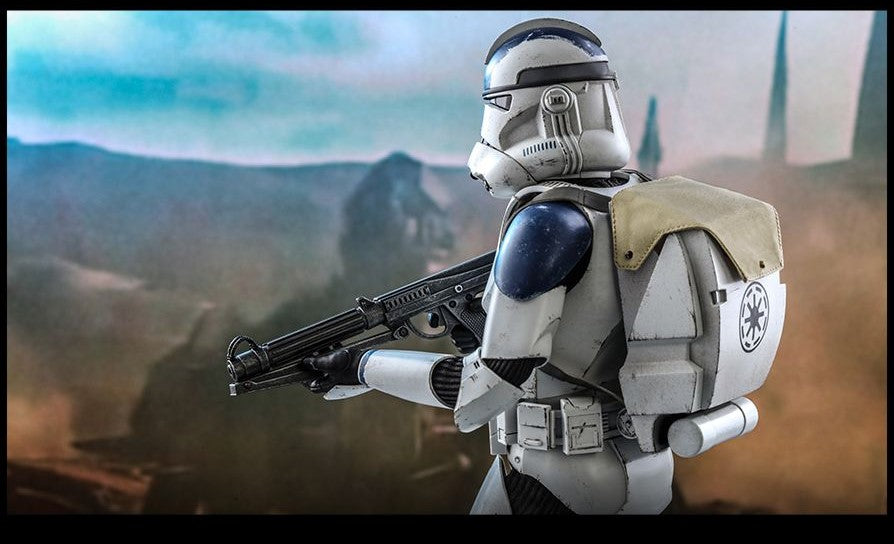 Hot Toys TMS023 Star Wars: The Clone Wars - 1/6th scale 501st Battalion Clone Trooper Collectible Figure (Deluxe Version)