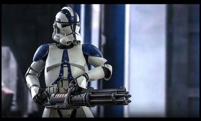 Hot Toys TMS023 Star Wars: The Clone Wars - 1/6th scale 501st Battalion Clone Trooper Collectible Figure (Deluxe Version)