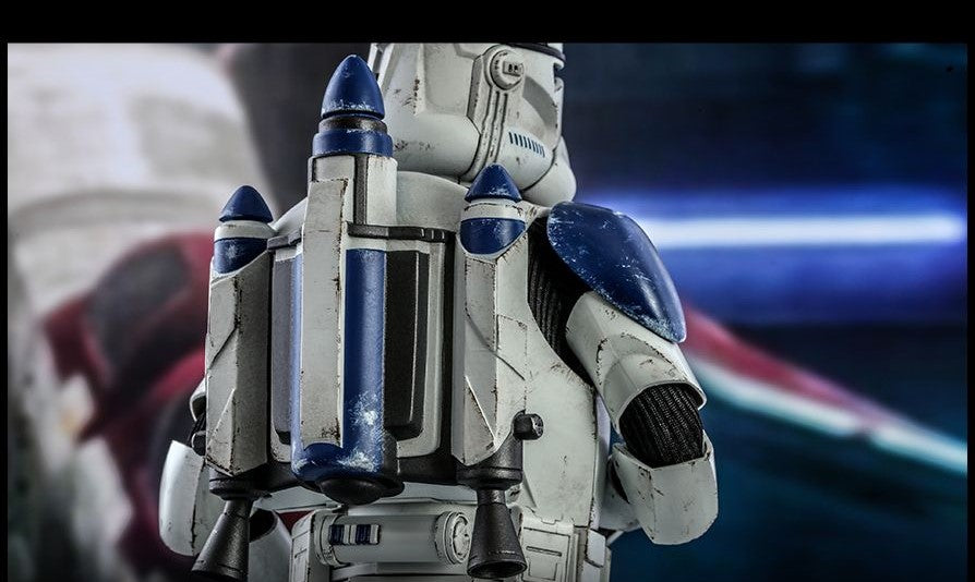 Hot Toys TMS023 Star Wars: The Clone Wars - 1/6th scale 501st Battalion Clone Trooper Collectible Figure (Deluxe Version)