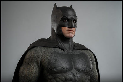 Hot Toys MMS731 Batman v Superman: Dawn of Justice - 1/6th scale Batman (2.0) Collectible Figure