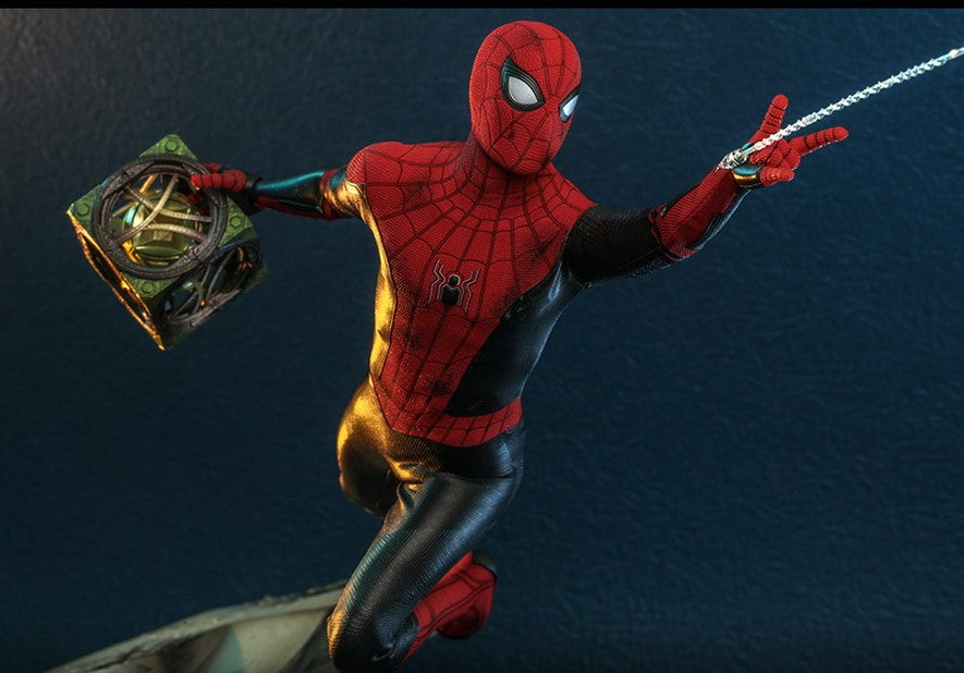 Hot Toys MMS625 Spider-Man: No Way Home - 1/6th scale Spider-Man (Battling Version) Collectible Figure (Movie Promo Edition)