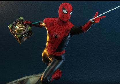 Hot Toys MMS625 Spider-Man: No Way Home - 1/6th scale Spider-Man (Battling Version) Collectible Figure (Movie Promo Edition)