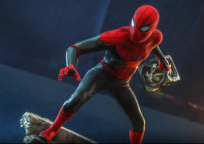 Hot Toys MMS625 Spider-Man: No Way Home - 1/6th scale Spider-Man (Battling Version) Collectible Figure (Movie Promo Edition)