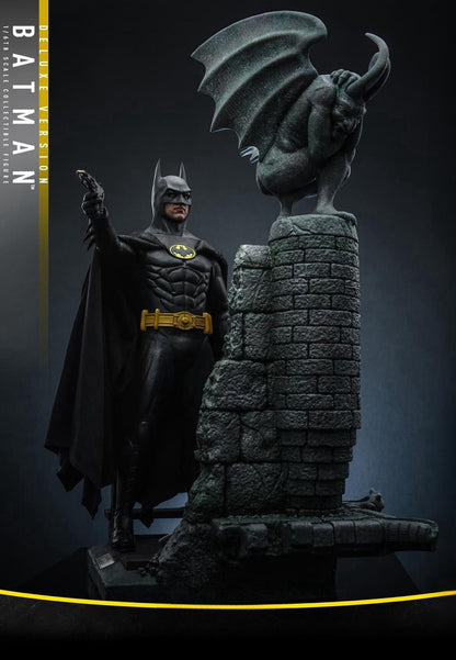 Hot Toys MMS693 Batman (1989) - 1/6th scale Batman Collectible Figure (Deluxe Version)