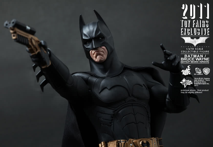 Hot Toys MMS155 Batman Begins - 1/6th scale Batman/ Bruce Wayne (Batsuit Begins Version) Collectible Figure
